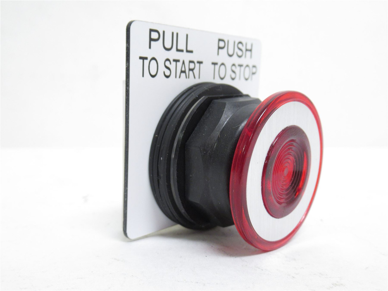 Square D SKR9R; Push/Pull Operator; 41mm Red