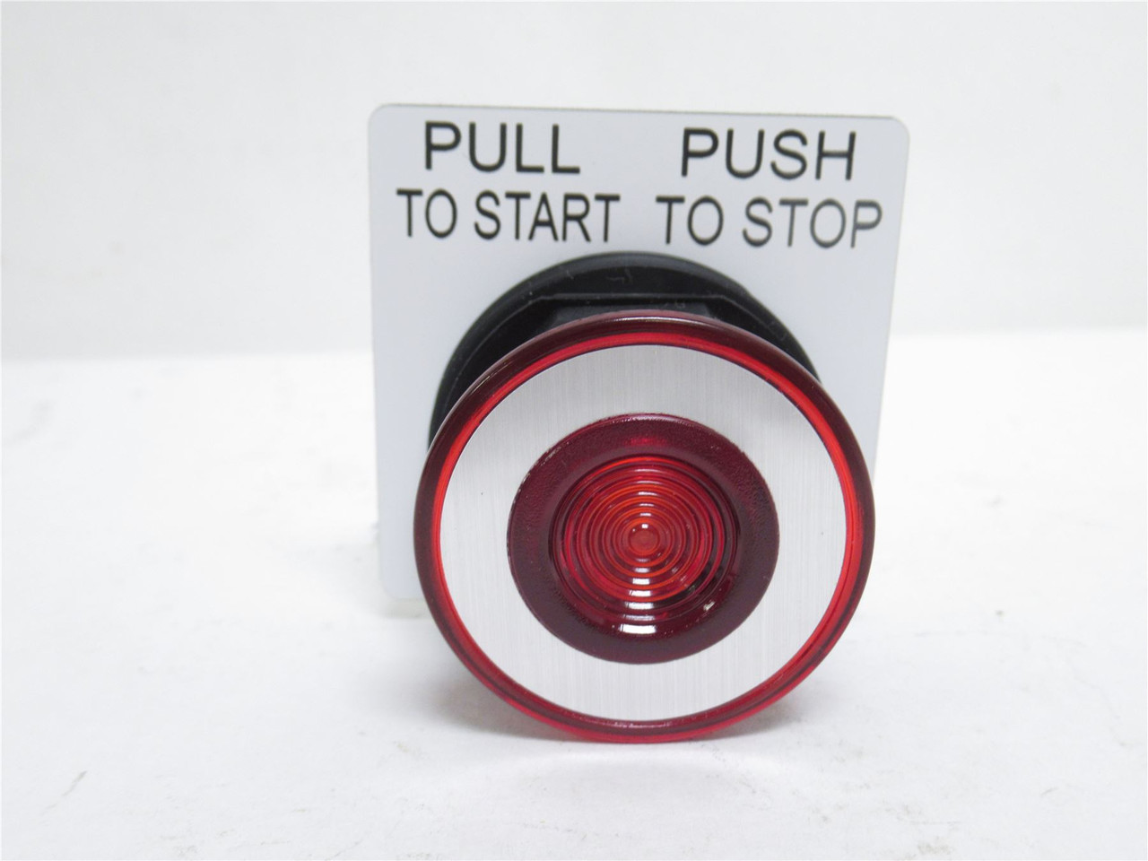 Square D SKR9R; Push/Pull Operator; 41mm Red
