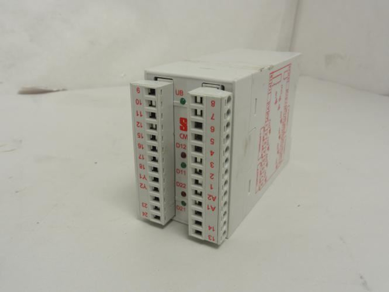 Sti 44536-0040; CM Series Interlock Switch; 24VAC/DC; 1-3A