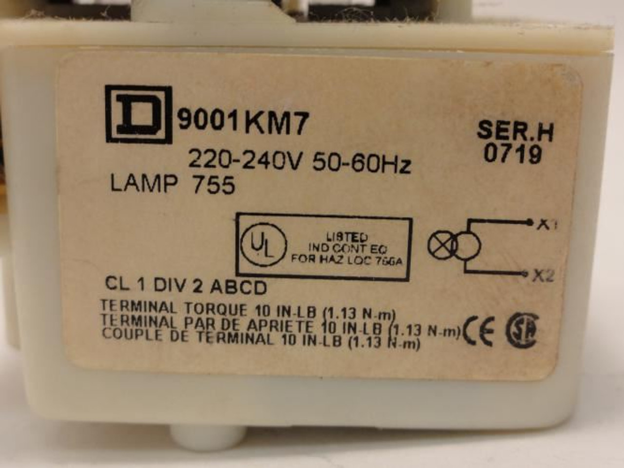 Square D 9001K1L7R; Illuminated Pushbutton Switch; 240VAC; Red