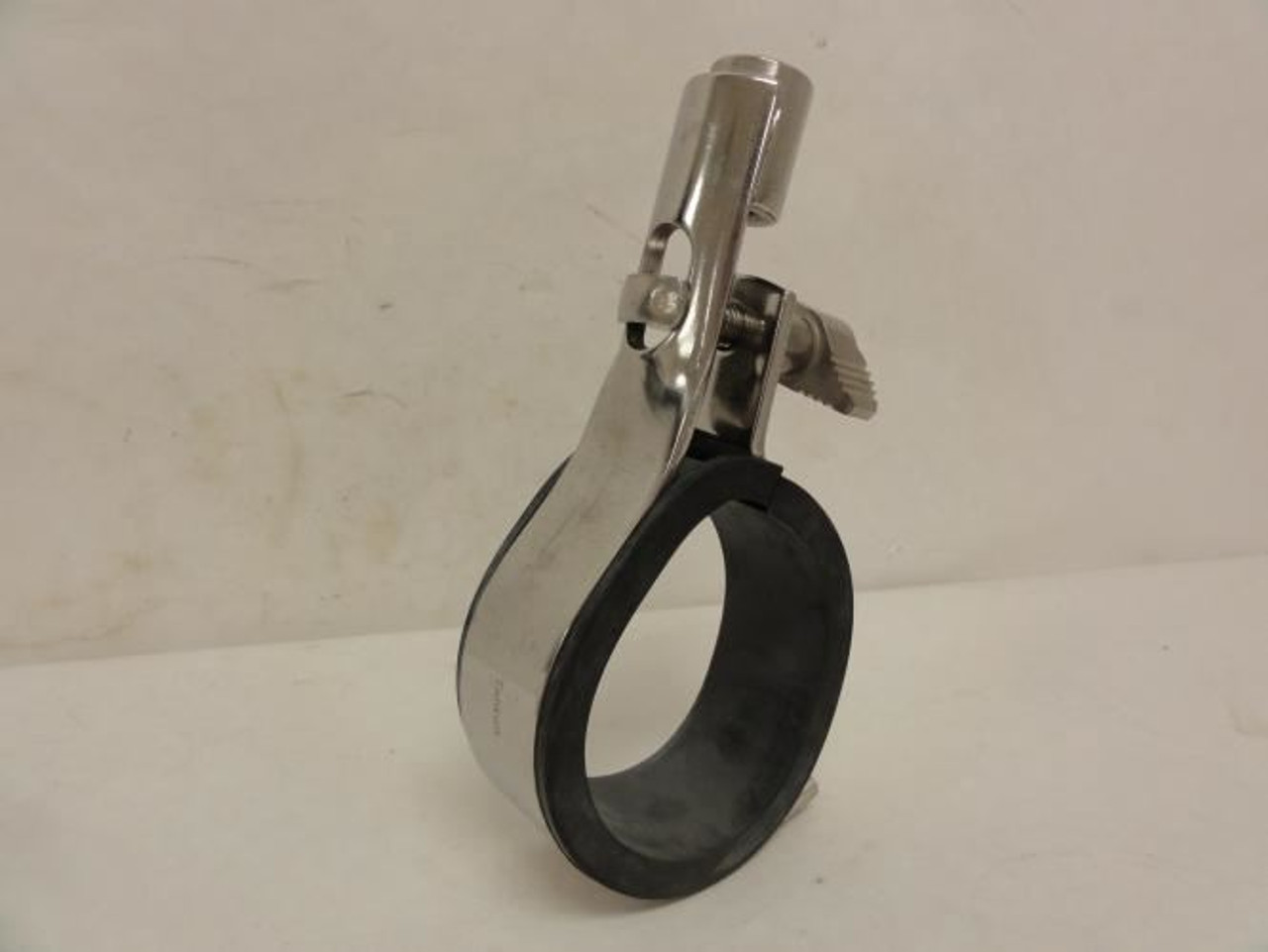 WCB-Flow 119-239; Santary Tube Hangar # 26CB; Size: 3"