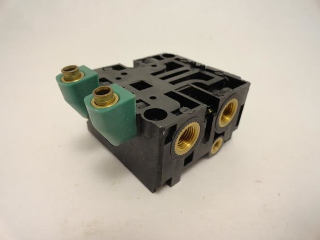 Parker PVU-B14287; Pivot Valve Subbase