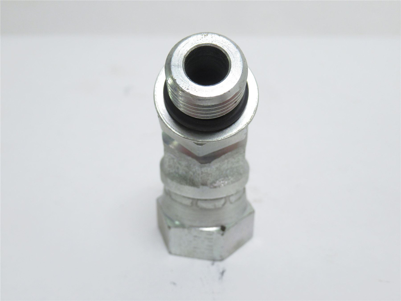 Eaton 2067-6-6S; Steel Elbow Adaptor 45Deg; 3/8NPT x 3/8 BOSS