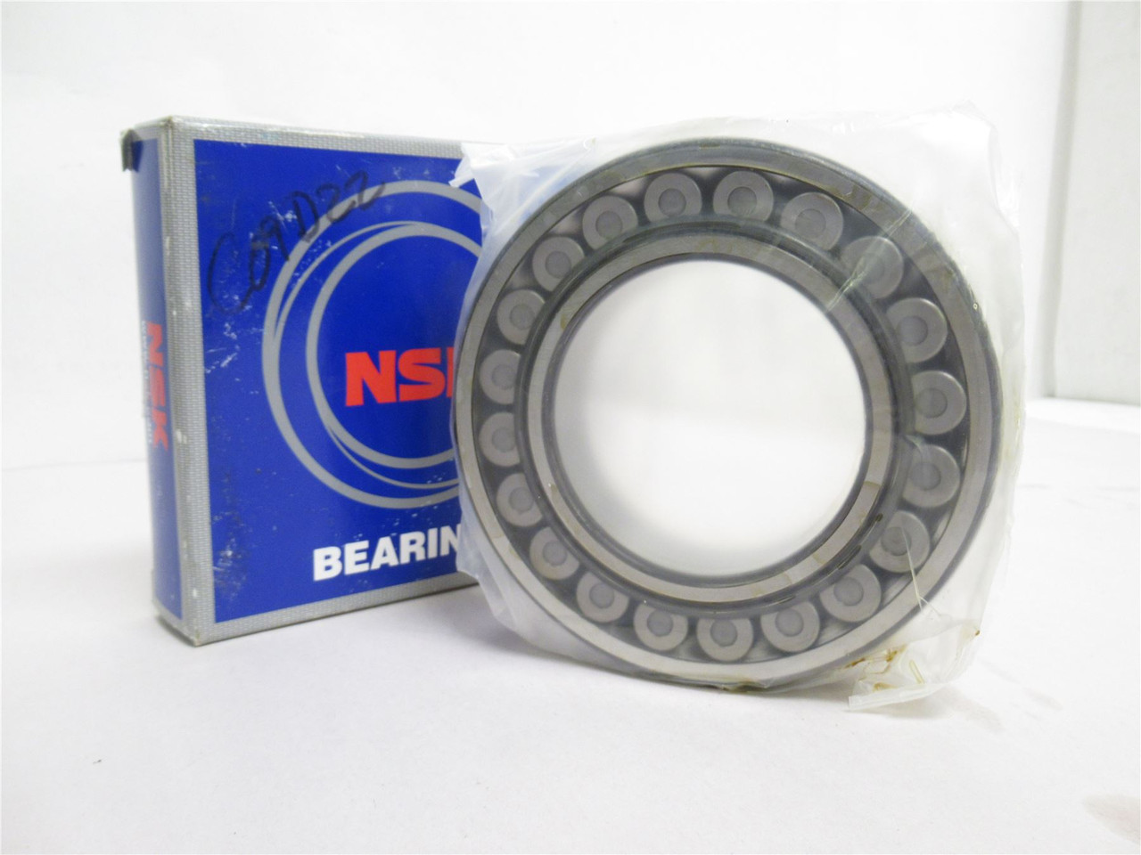 NSK 22216EAE4C3; Spherical Roller Bearing; 80mmID x 140mmOD