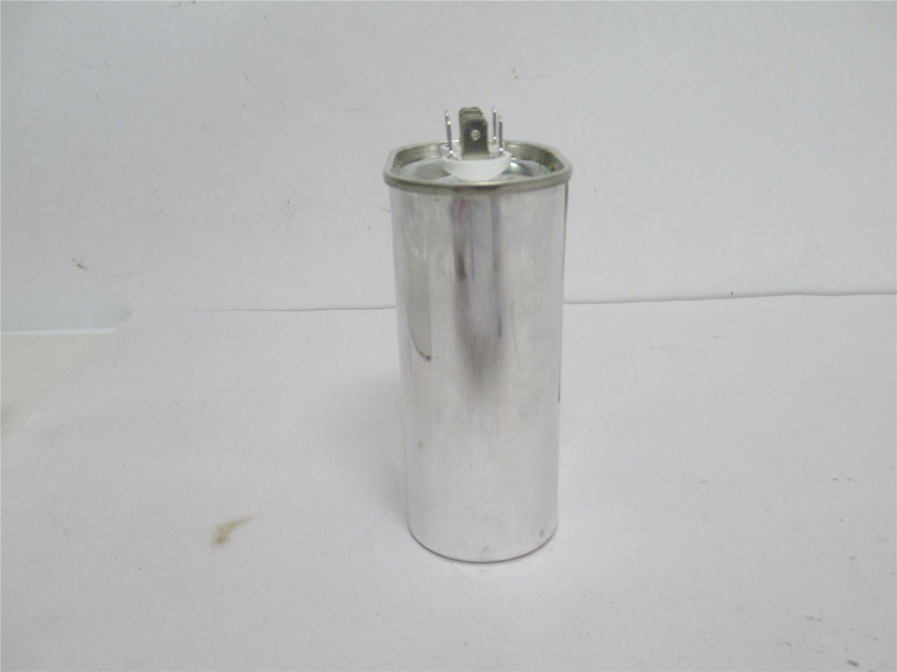 Dayton 2MDW4; Run Capacitor; 30 MFD; 370 VAC; Oval