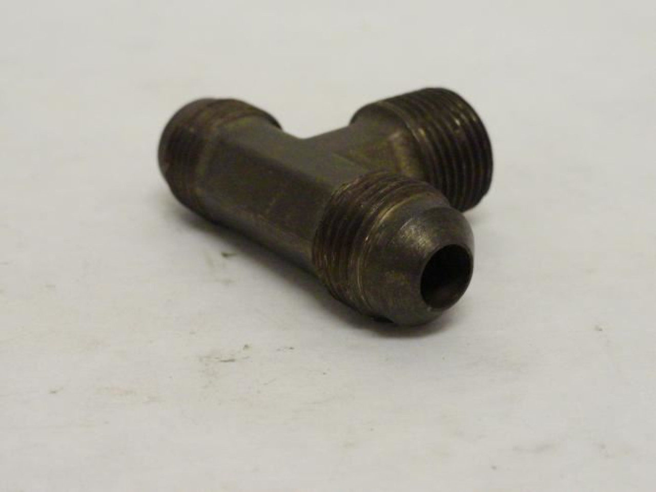 Parker 145F-6-6; Brass Male Branch Tee 3/8 SAE J512; 3/8 MNPT