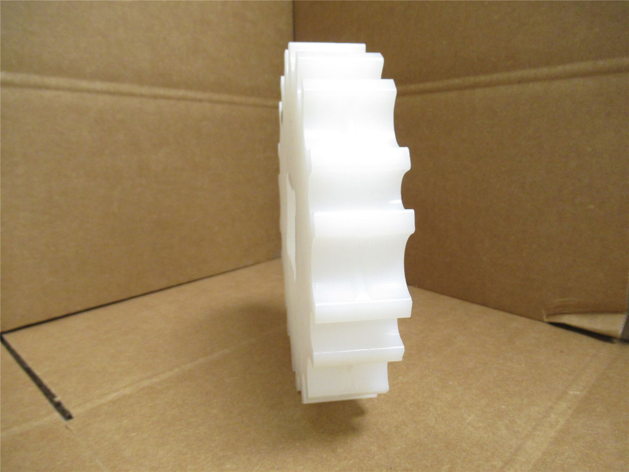 AEN HUD620; Poly Sprocket 10 Teeth; 1-1/2'' Sq ID