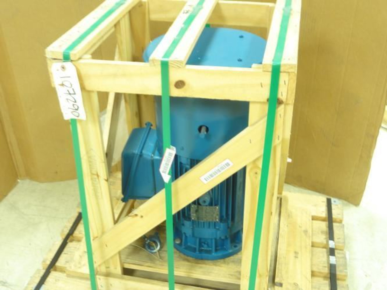 WEG Z01036ET3HLP052217; AC Motor; 10HP; 575V; 3510RPM; 3Ph