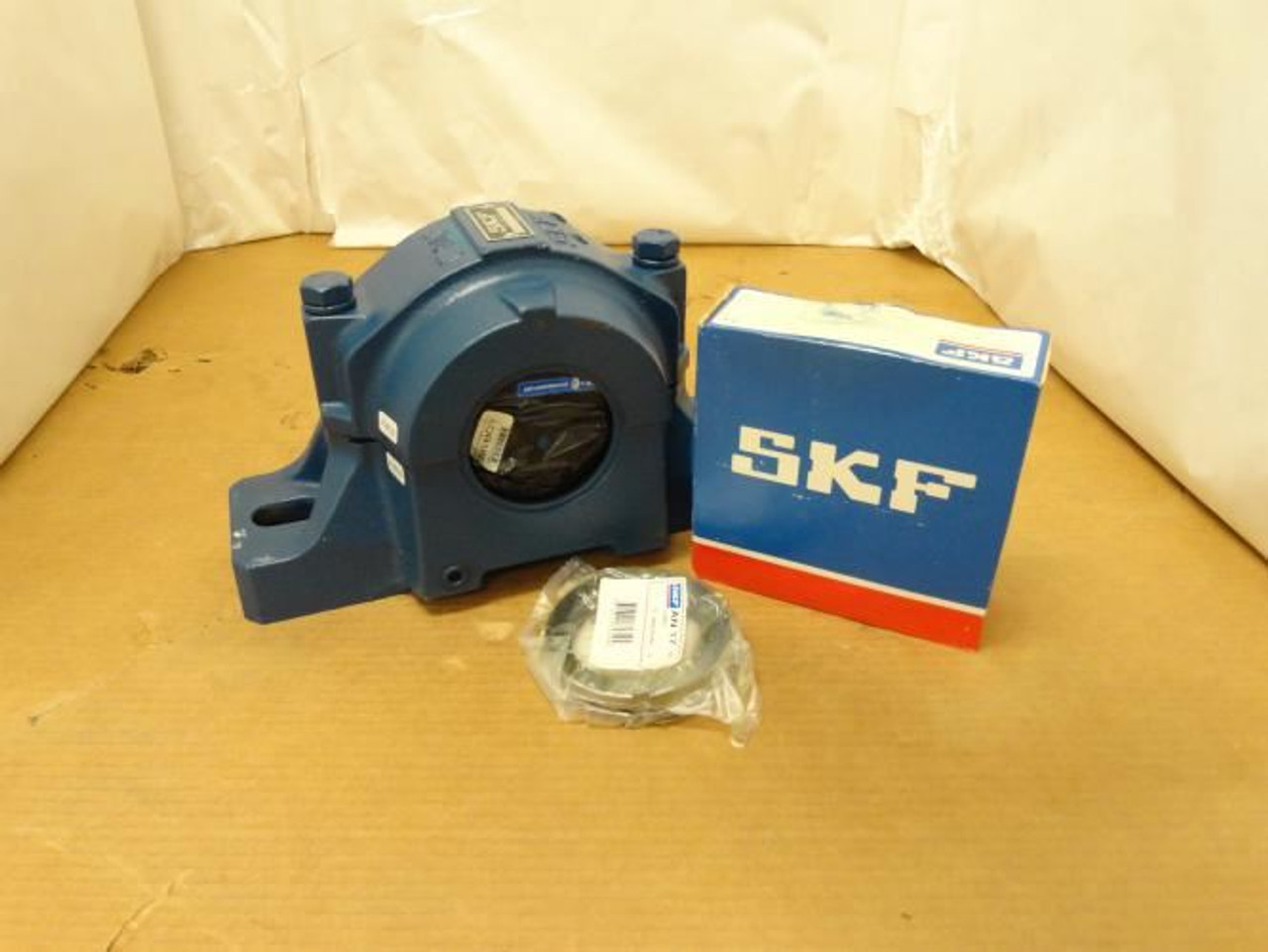 SKF SAF 22317; Pillow Block Roller Bearing 85mm ID; Two-Bolt
