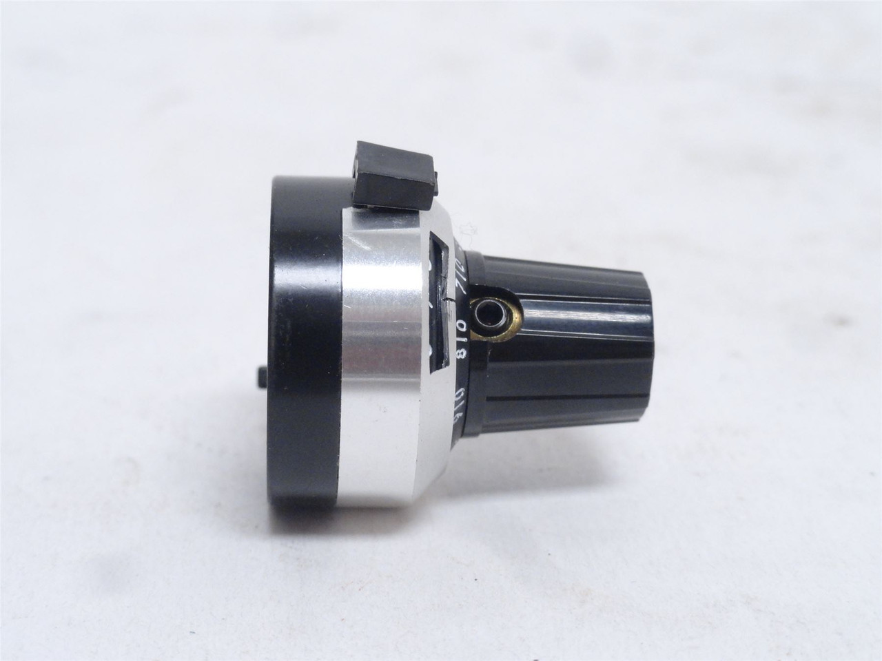Bourns H-516-6A; Metal Counting Dial; 15 Turns; 6.35Mm