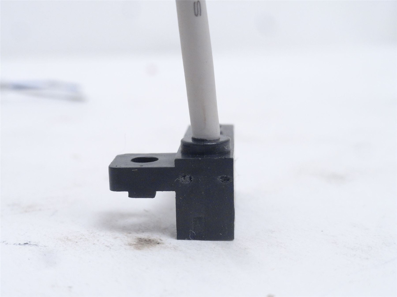 SMC D-A73; Reed Switch W/Indicator Light; 100VAC; SPST-NO