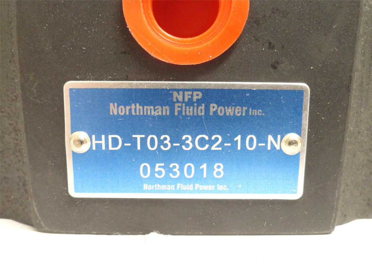 ` HD-T03-3C2-10-N; Manual Control Valve 3/8NPT