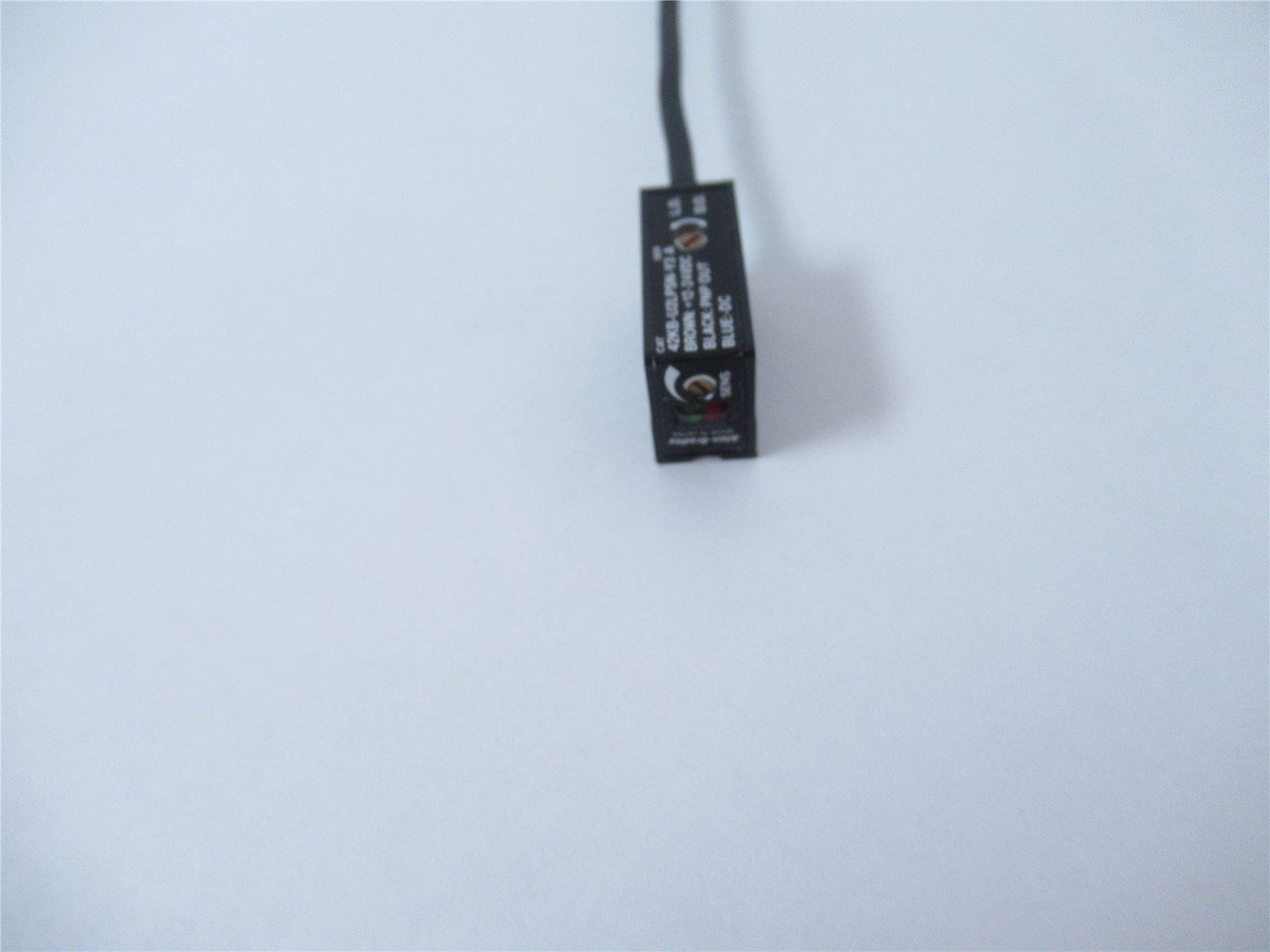 Allen-Bradley 42KB-U2LPSN-Y3 ; Micro Rectangular Photo Sensor