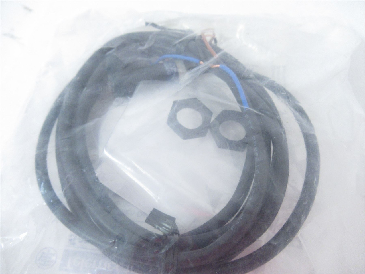 Telemecanique XS4P12PA340; Proximity Sensor 12V...24V 4mm