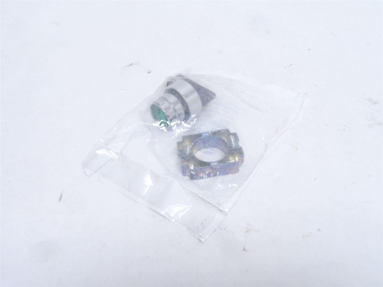 Altech 2AS2E-3; Maintained Switch 3Pos; Non-Illuminated; 22mm