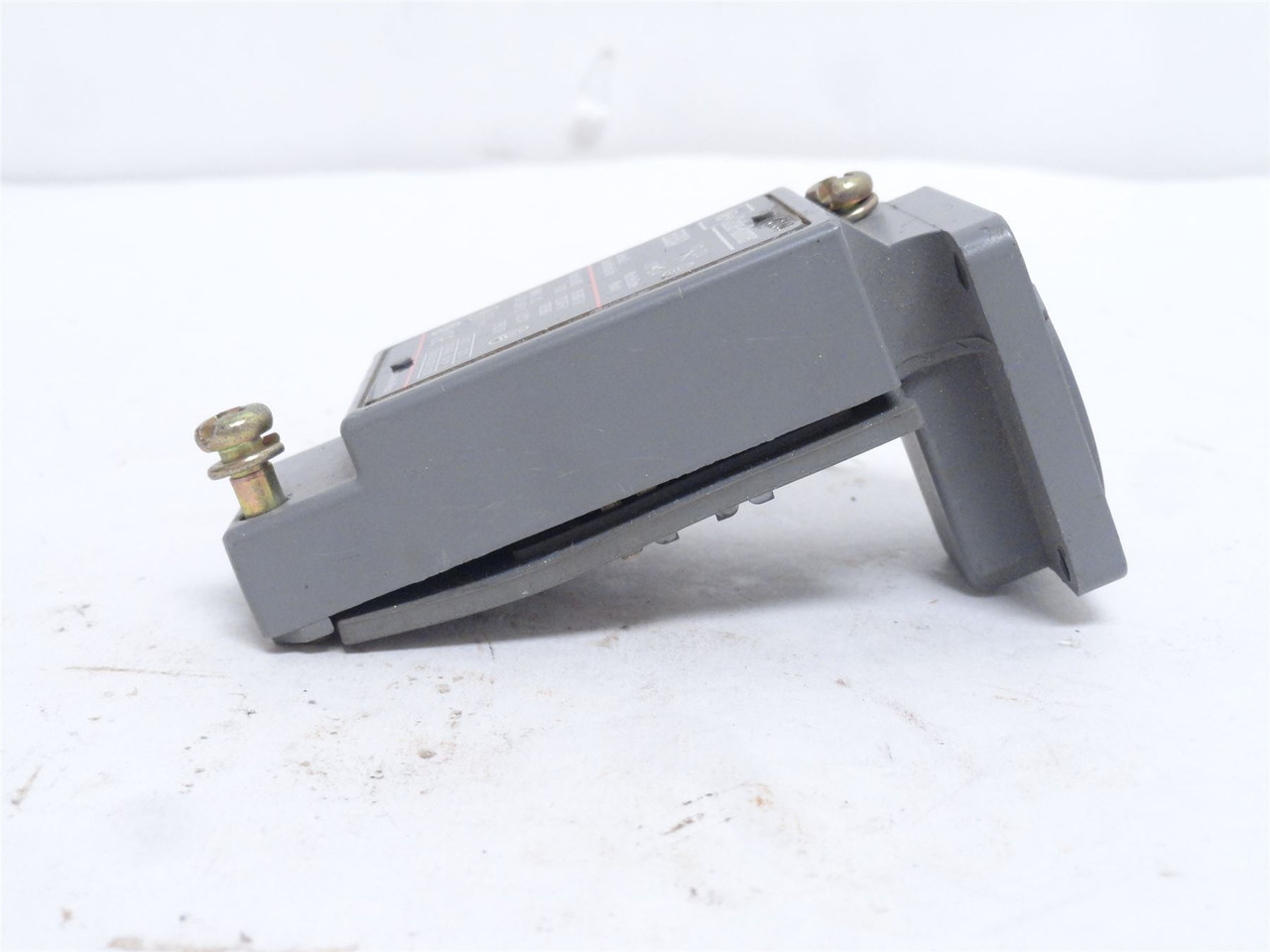 Cutler-Hammer E50SA; Limit Switch Body Only; DPST; 1NO; 1NC