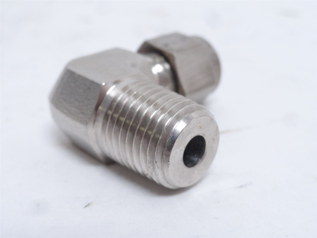 Brennan N2501-04-04-SS; Air Elbow; SS; 90Deg; 1/4" x 1/4NPT