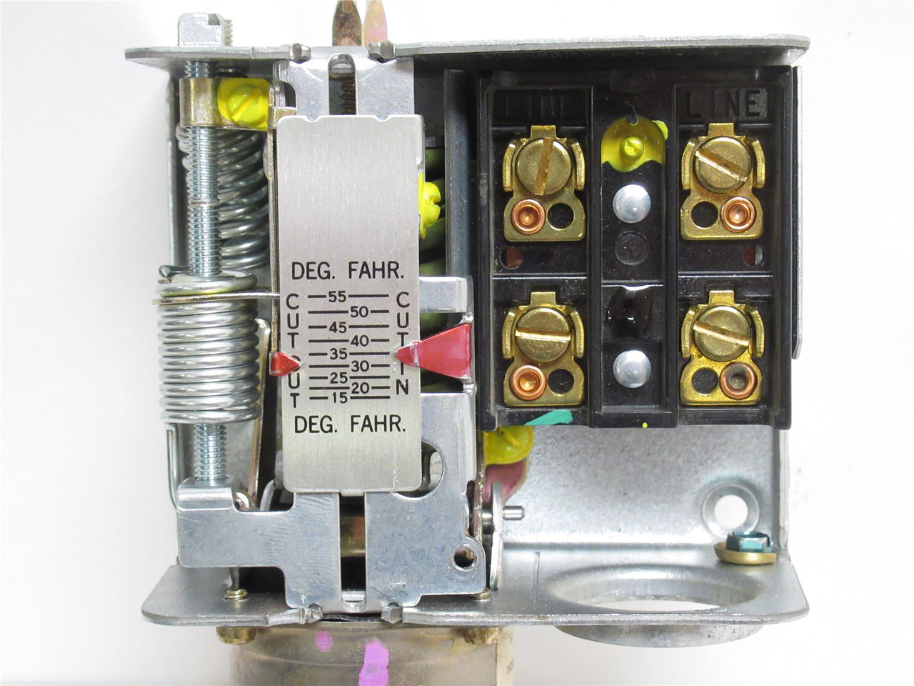 Johnson Controls A72AA-4; Thermostat/Temp Controller 15-55 Deg