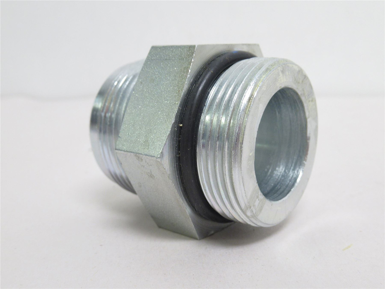 Eaton 202702-20-20S; Straight Adaptor 1-1/4 JIC x 1-1/4 BOSS