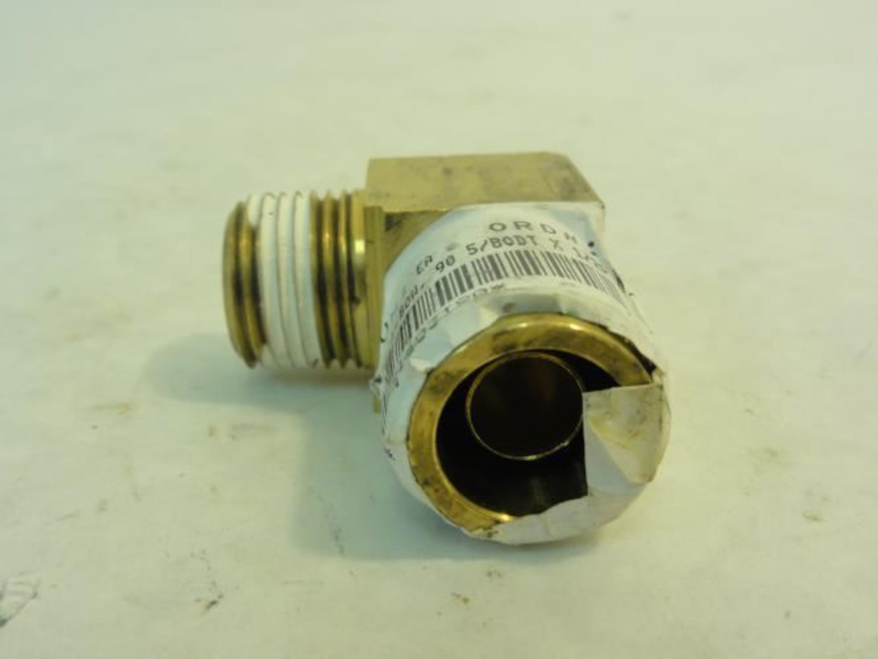 Kalmar 91603180; Elbow Fitting; 90 Degree; 5/8" OD; 1/2" NPT