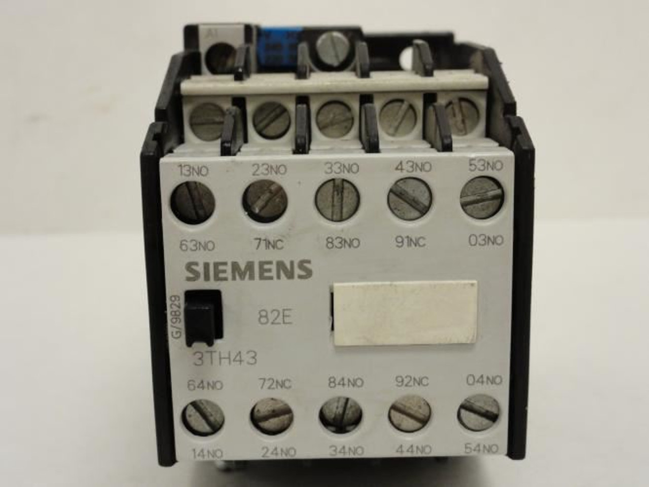 Siemens 3TH4382-0AP6; Control Relay; 10A; 10P; Coil: 240V@50Hz