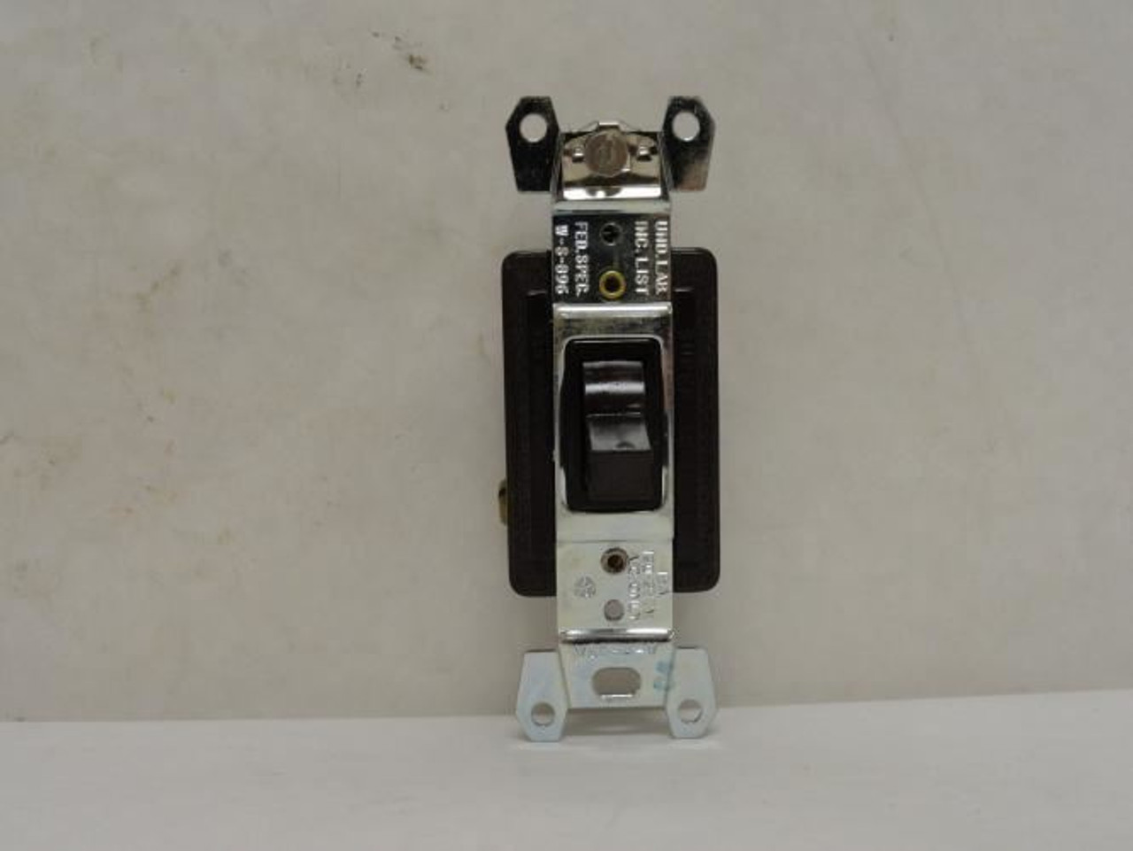 Arrow Hart 1893; Toggle Wall Light; Locklng; 15A; 120-277VAC