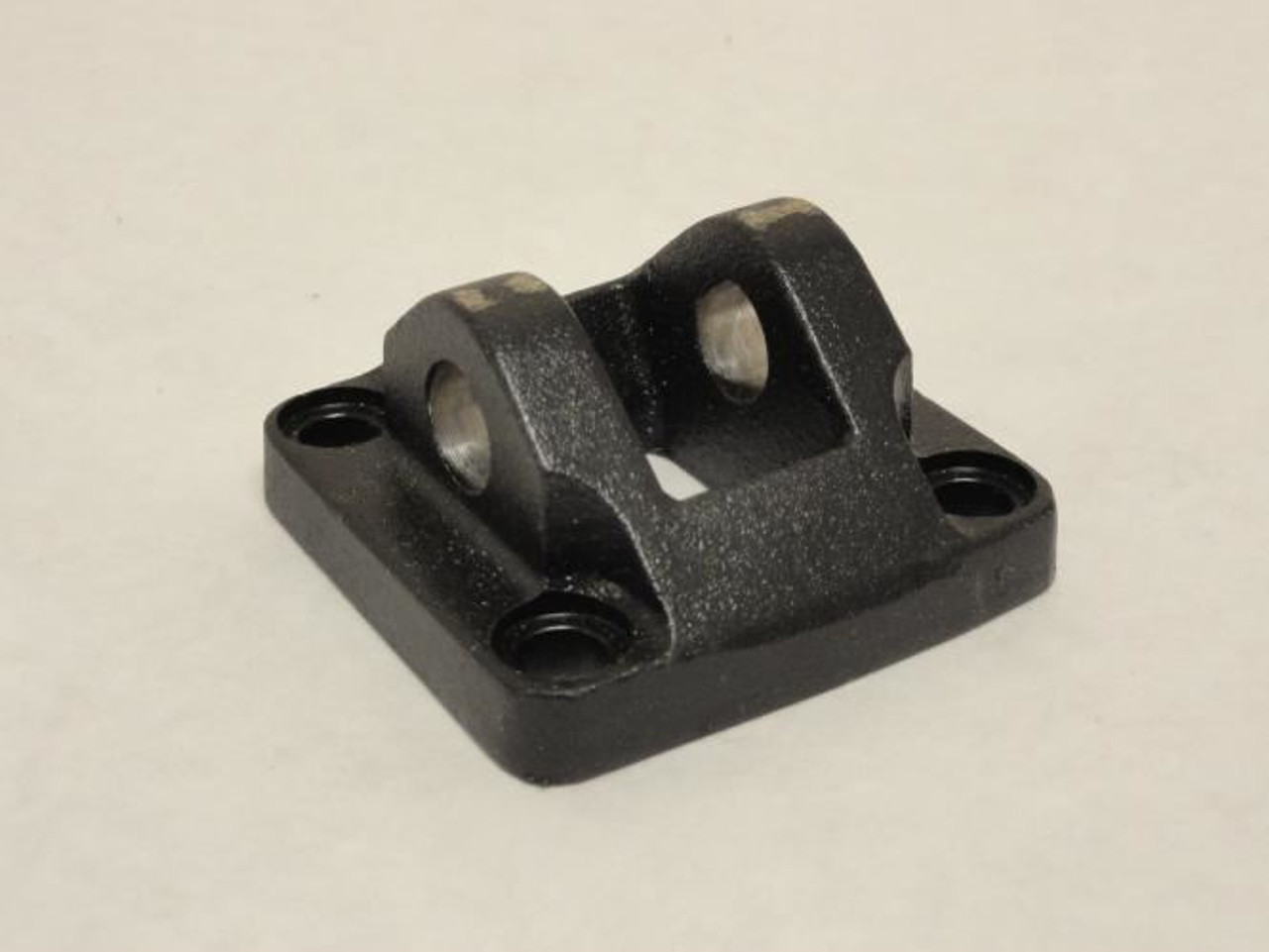 ARO 115478; Fixed Clevis Mounting Kit