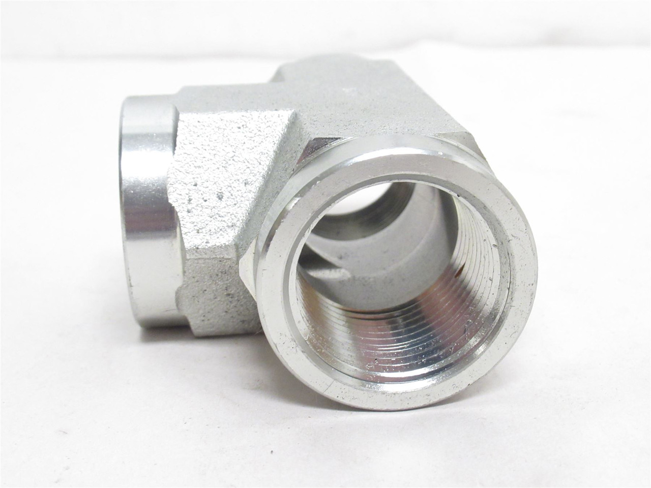 Discount Hose 5605-16-16-16; Pipe Tee; 1NPT x 1NPT x 1NPT