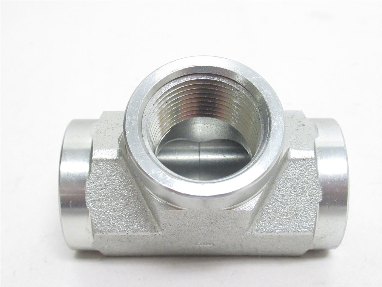 Discount Hose 5605-16-16-16; Pipe Tee; 1NPT x 1NPT x 1NPT