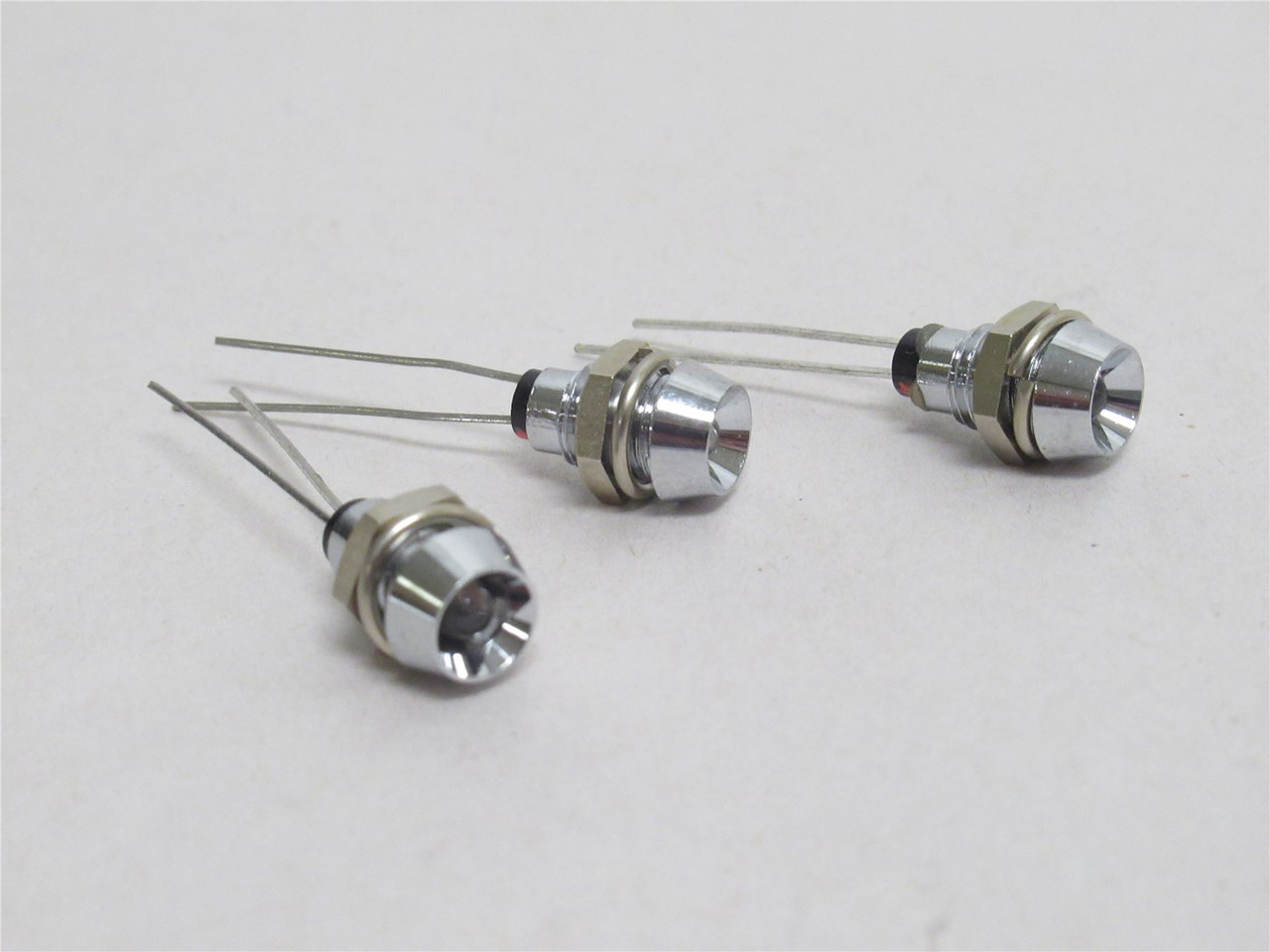 Dialight 6762111110F; Lot-3 Red LED Panel Indicators 2V; 20mA