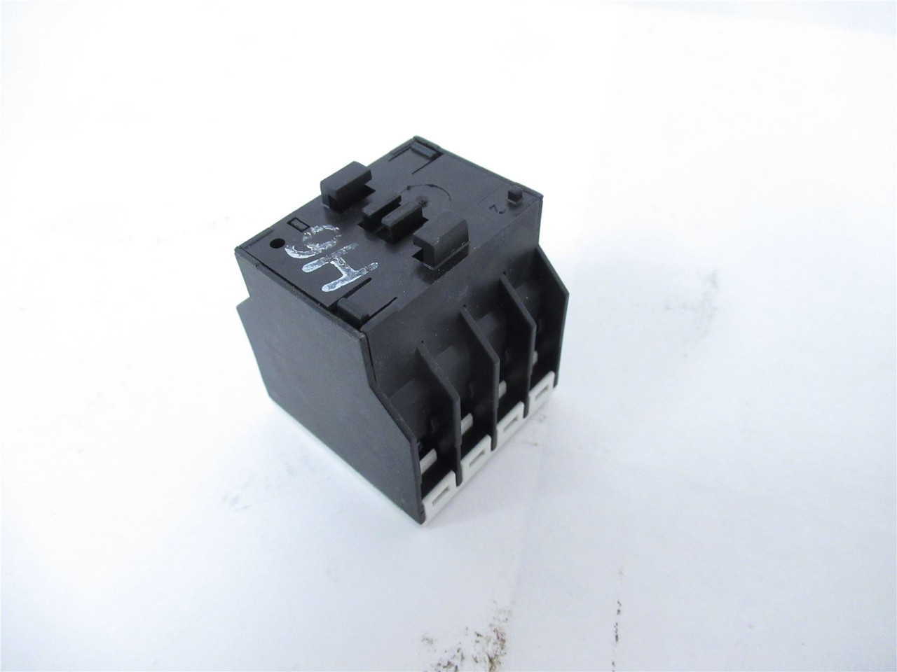 Eaton XTCEXFAC40; Auxiliary Contacts; 4NO; 16A; Front Mount