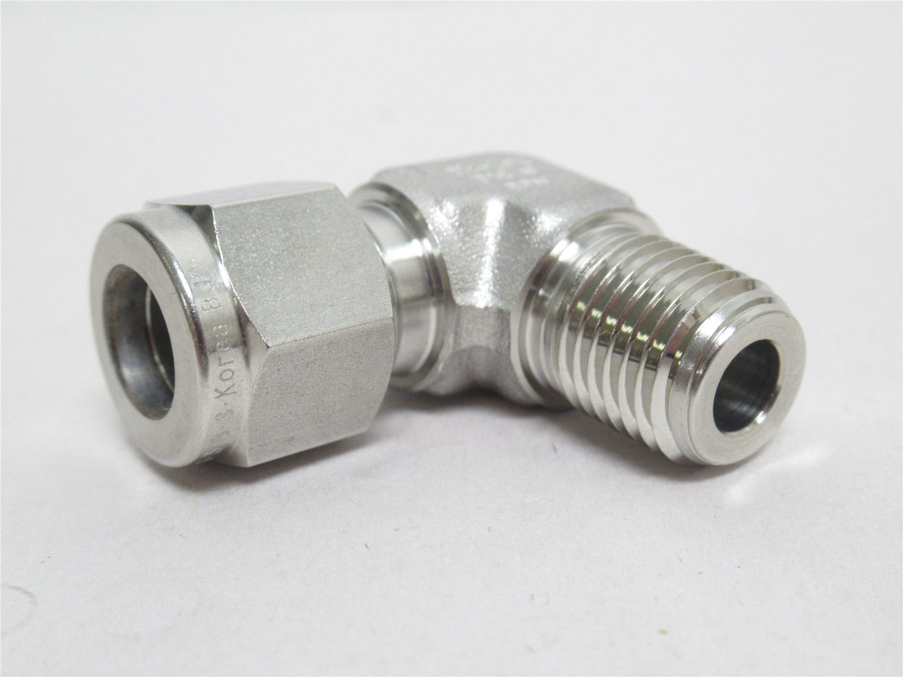 D-Lok DLM-6-6R-S; Tube Elbow SS-316; 90Deg; 3/8" Tube; 3/8NPT
