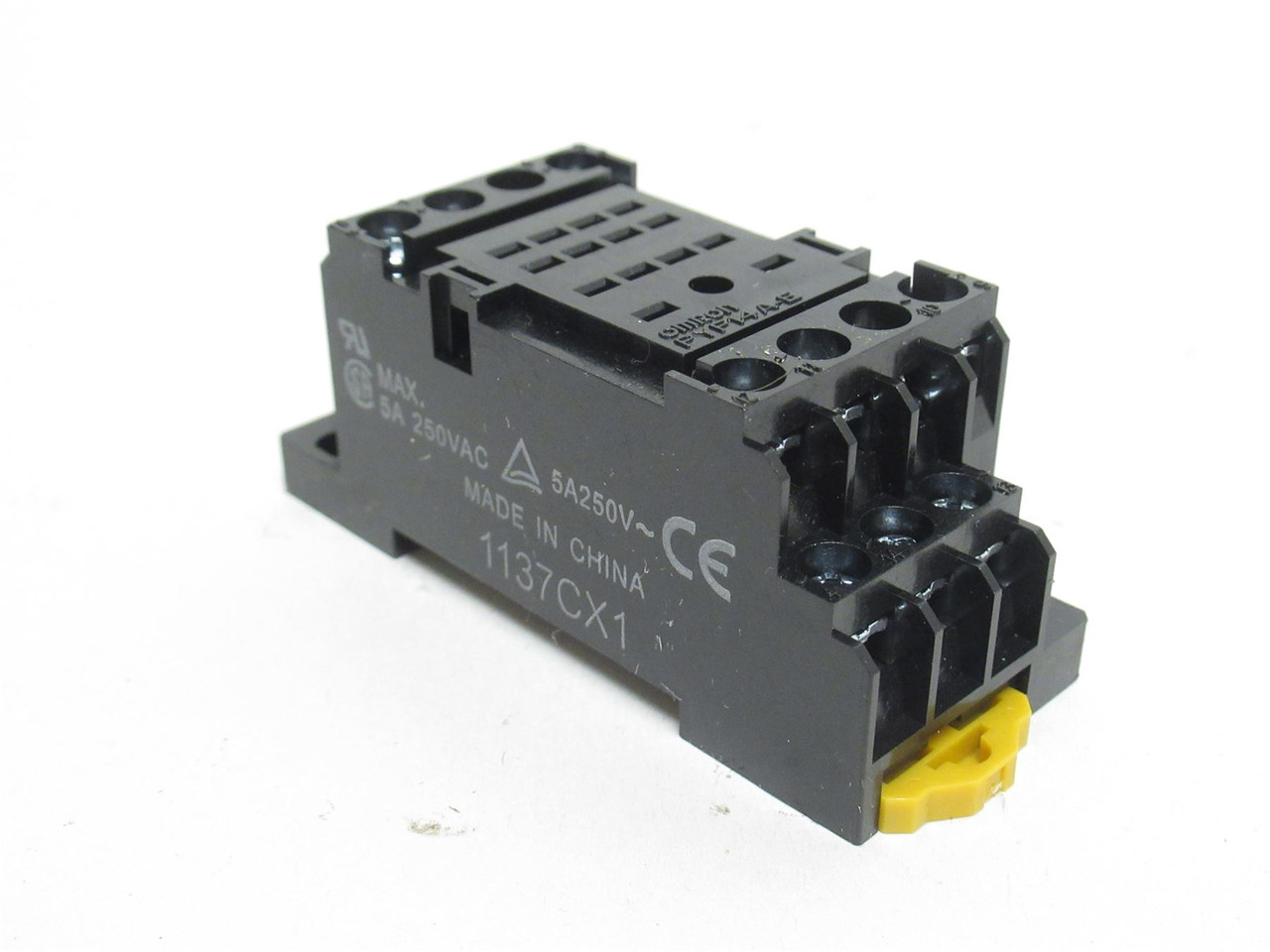 Omron PYF14A-E; Relay Socket; 14 Pin; 250VAC; 5 Amps