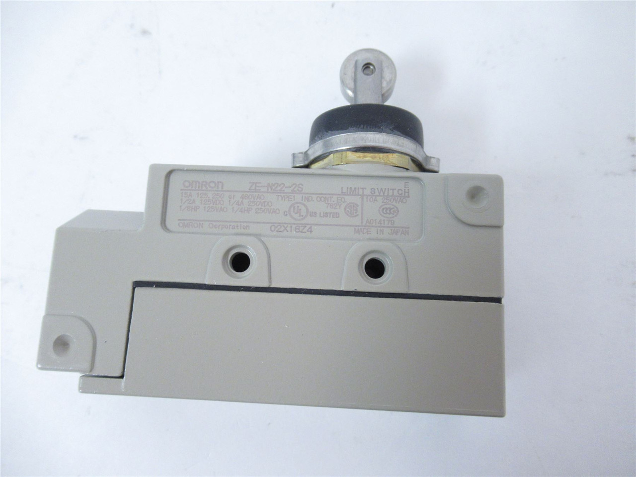 Omron ZE-N22-2S; Limit Switch 15 A 125 VAC
