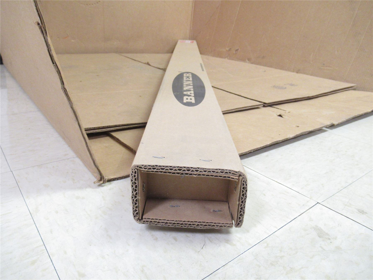 Banner SLLE40-910P8; Light Curtain Emitter 89077; 40mm Range