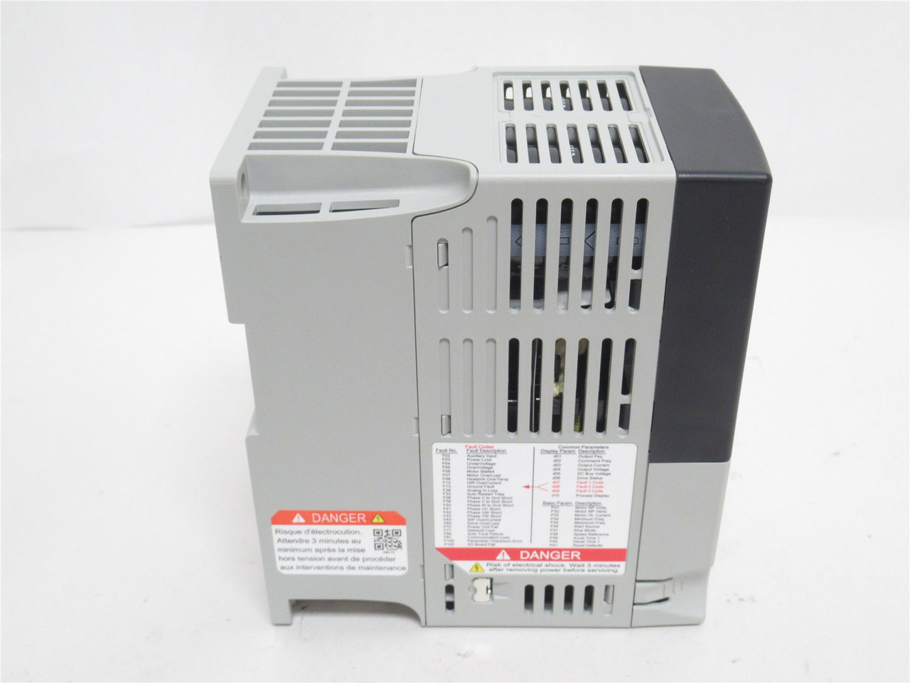 Allen-Bradley 22A-A4P5N104; AC Drive 1HP 240VACIN-1ph OUT-3ph