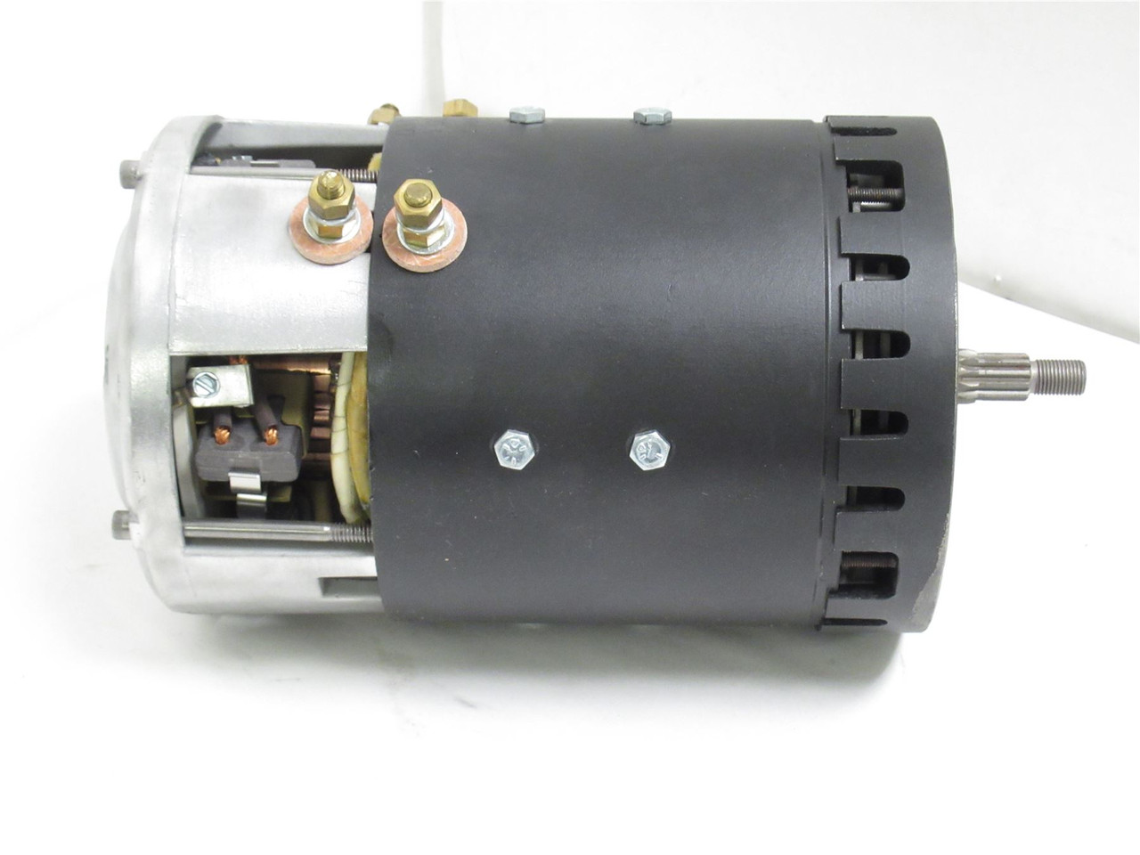 Hyster 2033402; Forklift Main Drive Motor 3HP; 24VDC; 2700RPM
