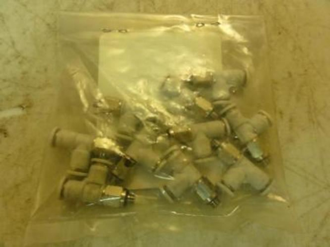 Norgren M24680110; Lot-10 Swivel Side Tees Connectors Tube 1/8"