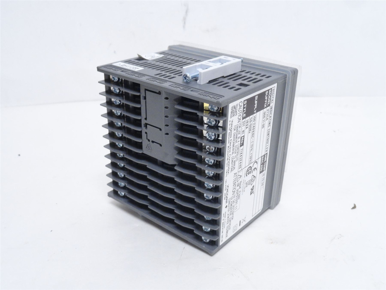 Yokogawa UT35A-000-11-00; Digital Controller; 100-240VAC