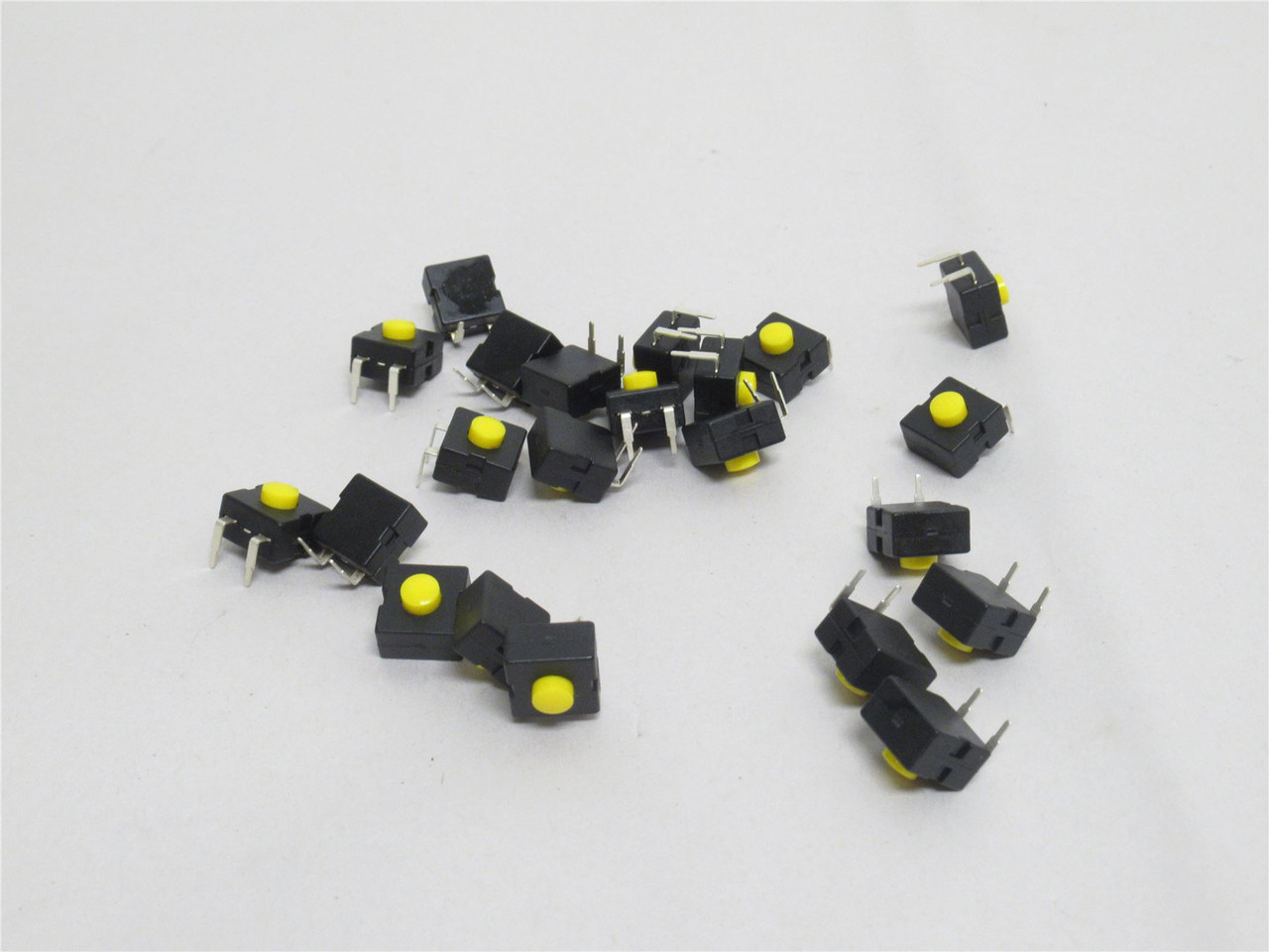 Judico 50-0015-00; Lot-21; Pushbutton Switches SPST 0.3A; 12V