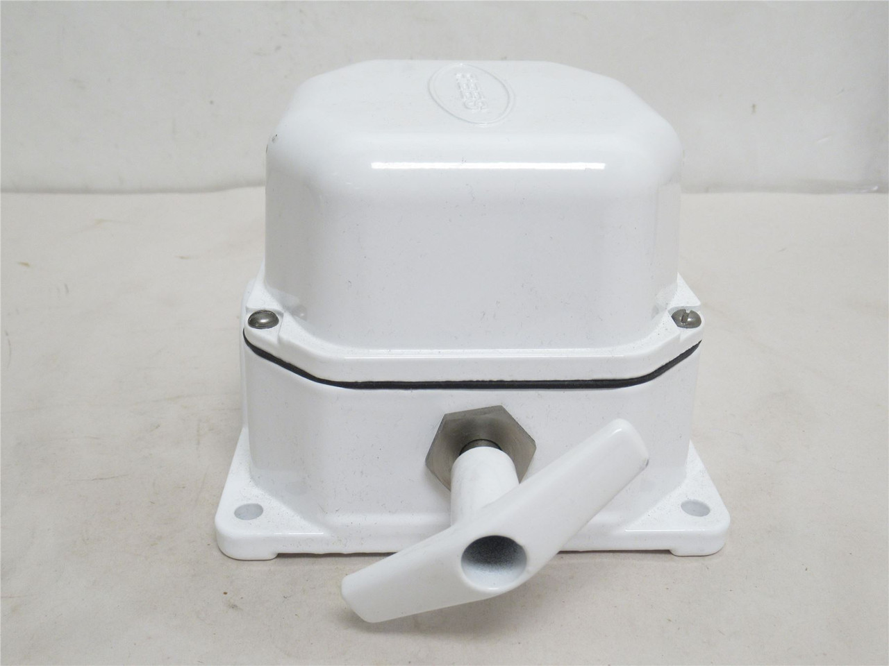 Rees 04944-900; Cable Pull Switch; 1-NO; 1-NC; A600; AC15