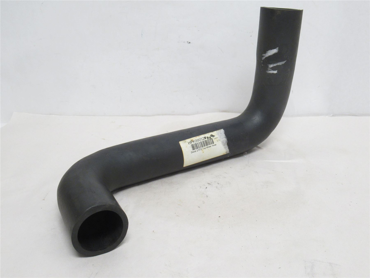 Combilift HPK00052; Deutz 2.9TD Molded Top Water Hose