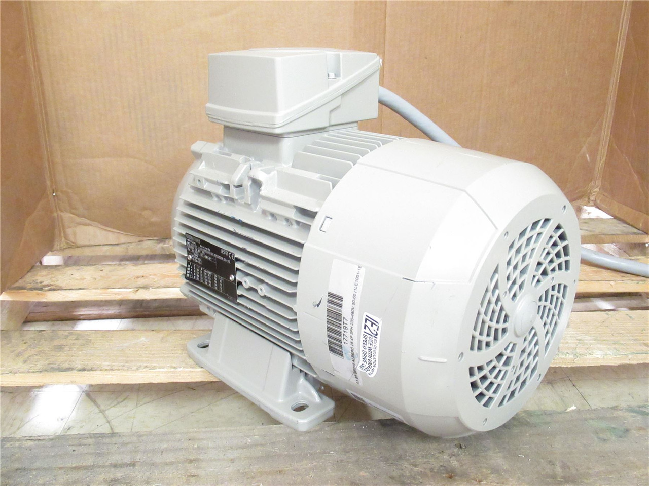 Siemens AV2116B ; AC Motor 6.3kW; 460V; 1760RPM; 3-Phase