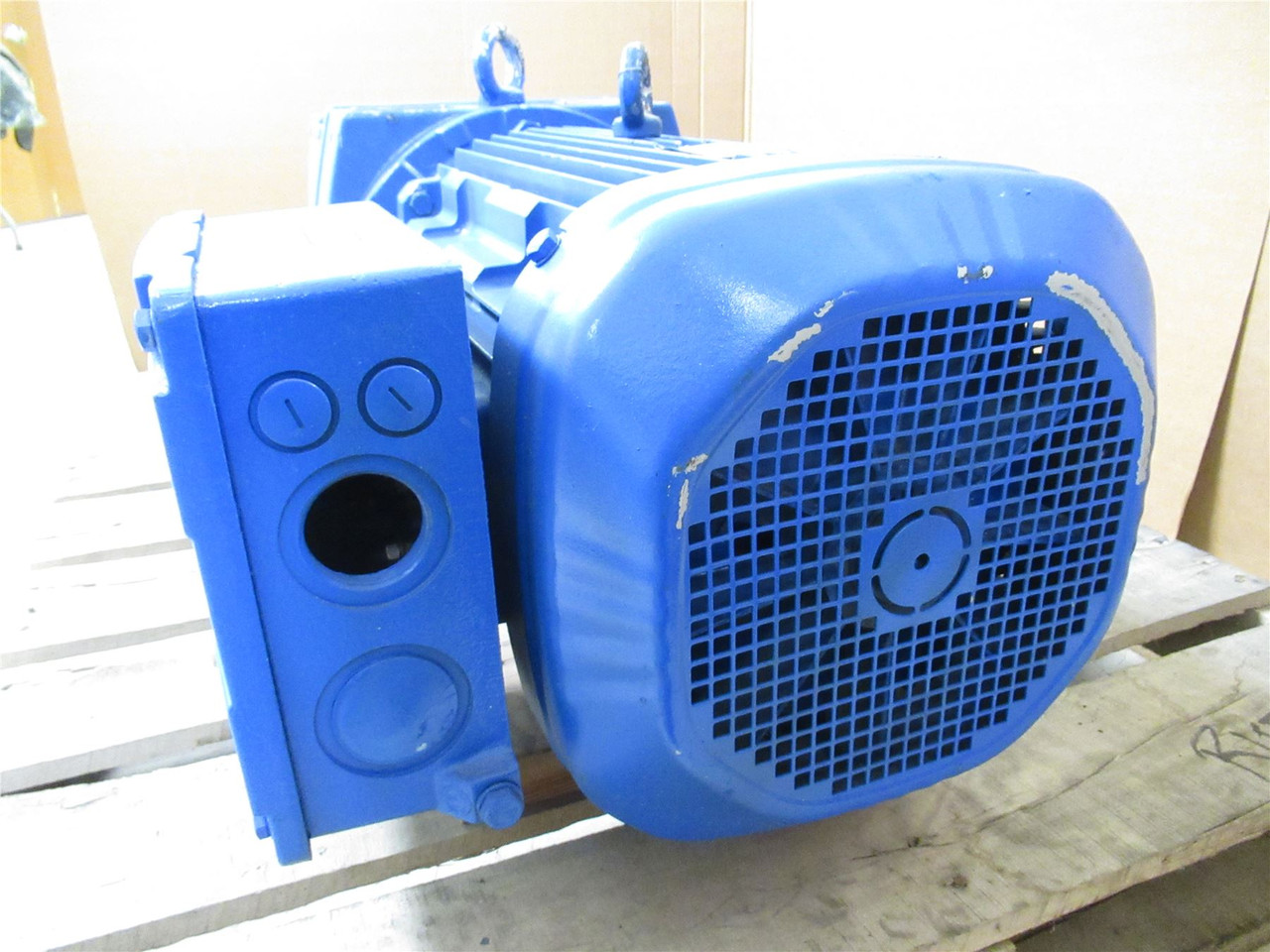SEW R107DRS180LC4/DH; AC Gear Motor; 8.56:1 Ratio; 40HP; 460V