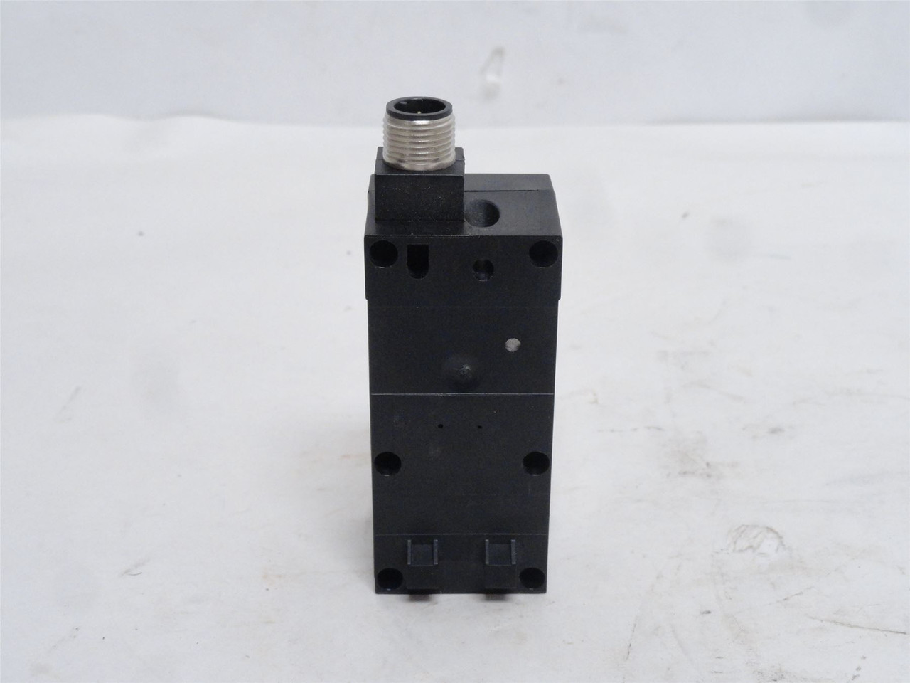 Festo SDE1-D10-G2-MS6-L-PI-M12; Pressure Sensor 192766; 10BAR