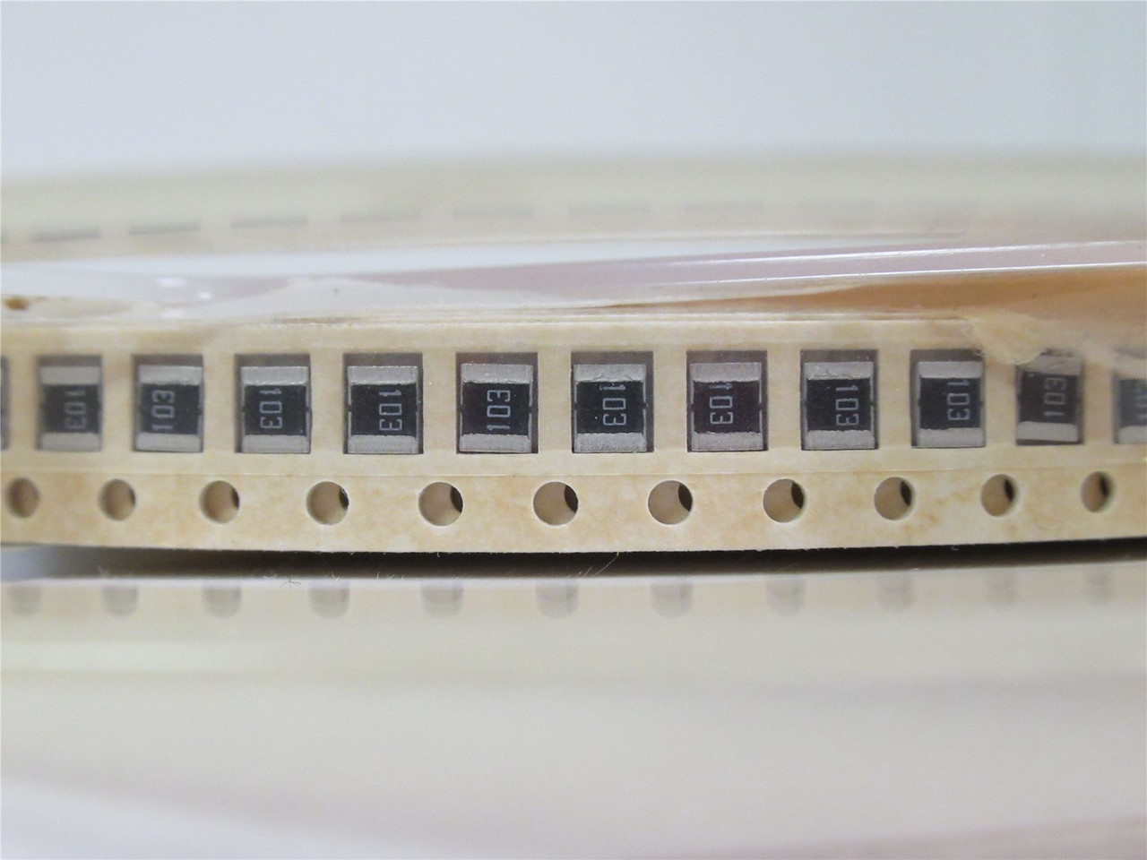 KOA Speer RM73B2ET103J; Lot-3200 Chip Resistor; 10Kohm; +-5%