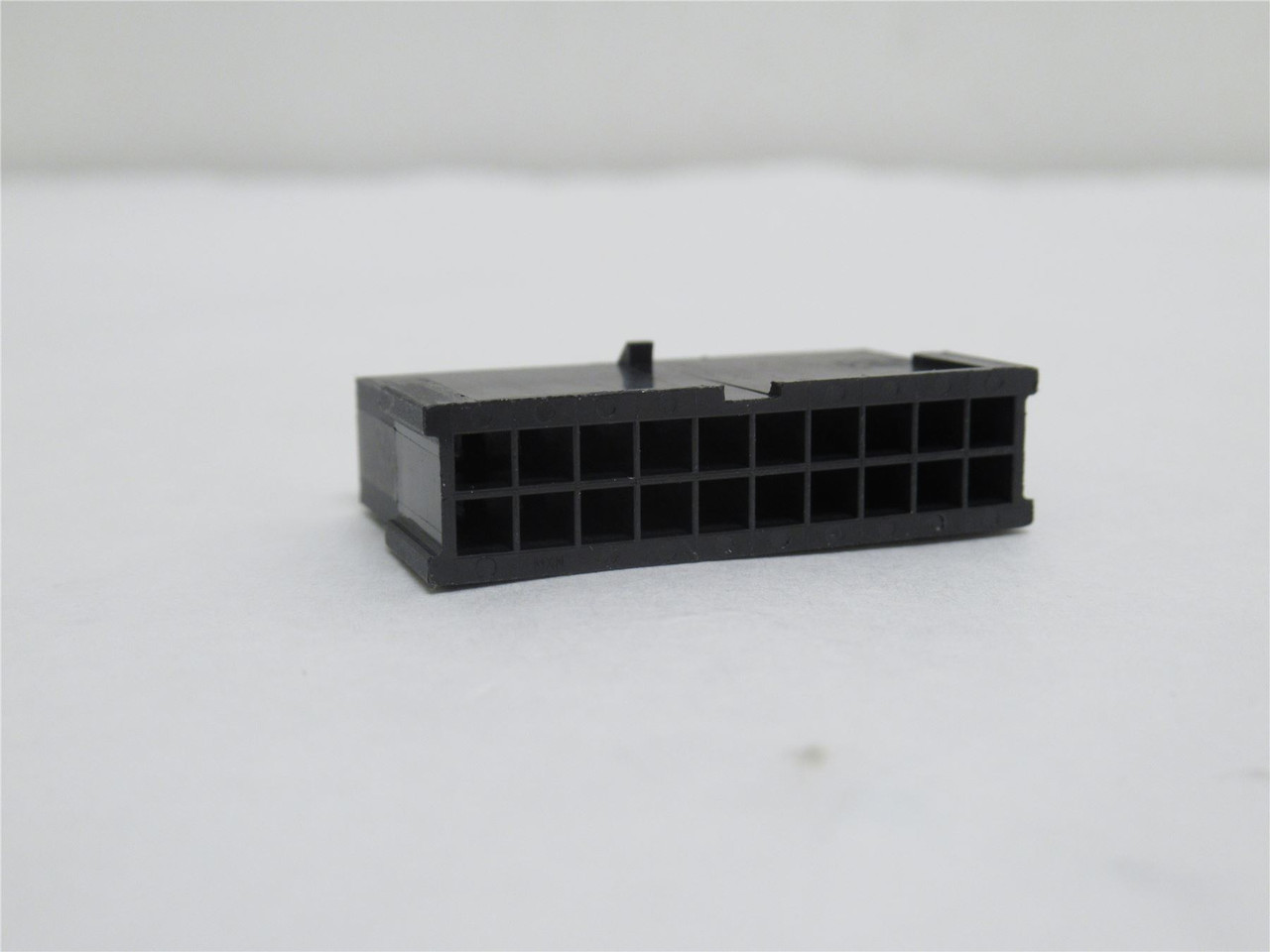 AMP 430202001; Lot-20 Connector Plugs; 20Pos; 3mm; Dual Row