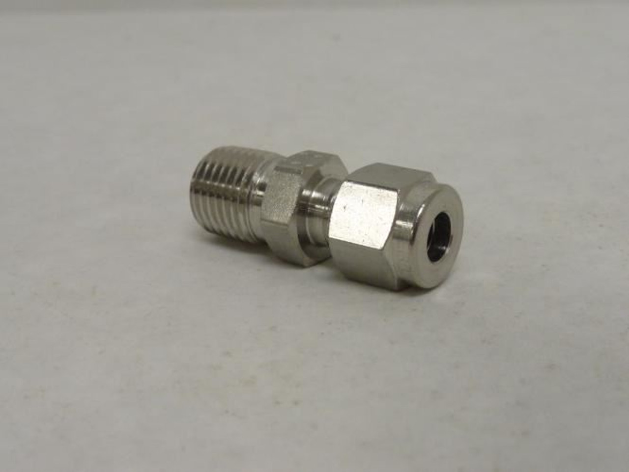 Parker 4MSC4N-316; Tube Fitting; SS-316; 1/4" Tube x 1/4 MNPT