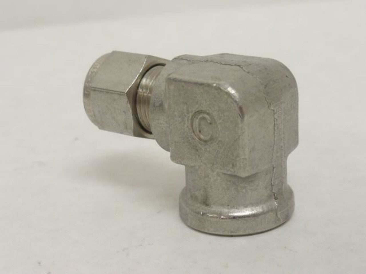 Crawford SS-600-8-6; Air Elbow SS-316 90Deg 3/8" Tube 3/8 FNPT
