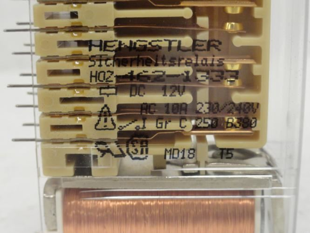Hengstler H0Z-462-1333; Safety Relay 10A; 230/240V; Coil: 12VDC